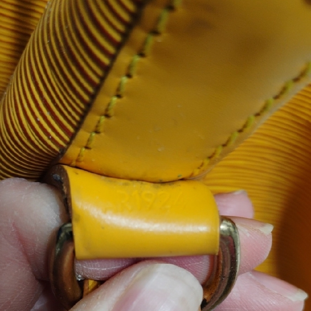 SALE! Auth Louis Vuitton Mustard Yellow Epi Leather Bucket/Shoulder Bag W/DB - Picture 13 of 16